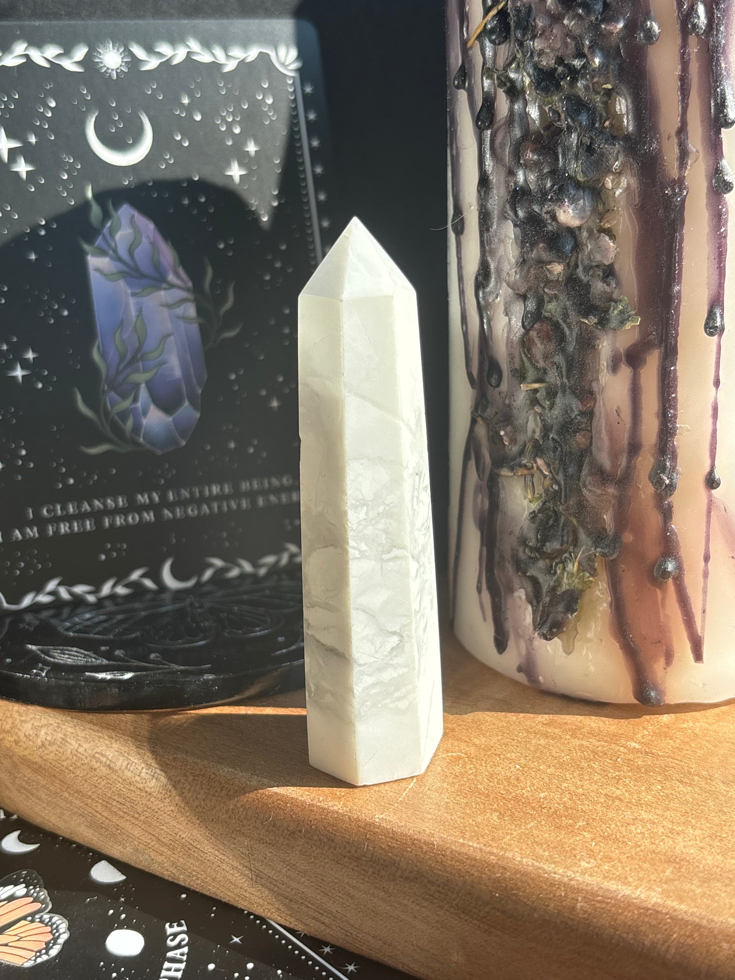 Howlite Point