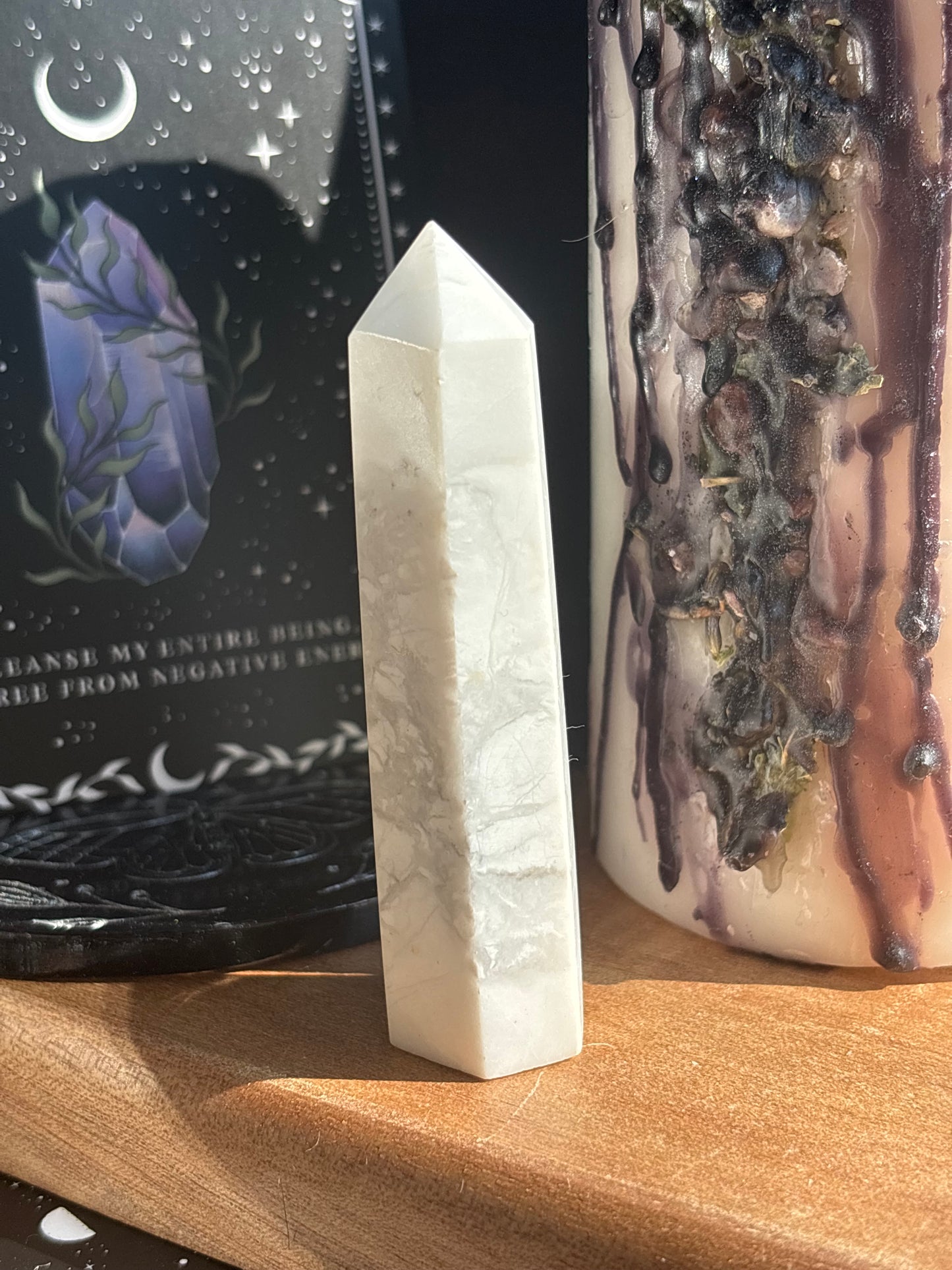 Howlite Point
