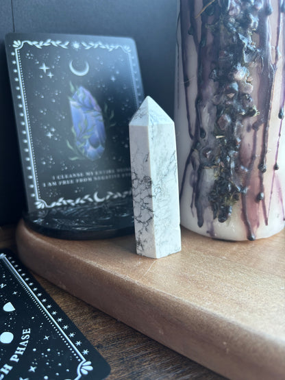Howlite Point